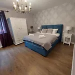 Spacious House - Pool / Jacuzzi / Sauna / Playground / 8+2 Rakalj