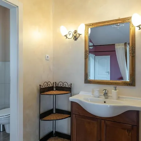 Spacious House - Pool / Jacuzzi / Sauna / Playground / 8+2 *