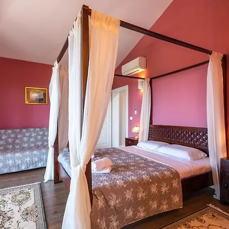 Spacious House - Pool / Jacuzzi / Sauna / Playground / 8+2 * Rakalj