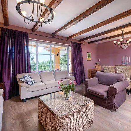 Spacious House - Pool / Jacuzzi / Sauna / Playground / 8+2 Rakalj