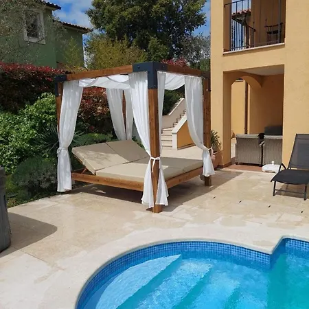 Spacious House - Pool / Jacuzzi / Sauna / Playground / 8+2 Holiday home Rakalj