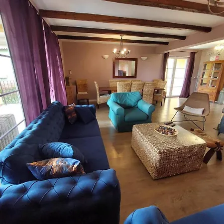 Holiday home Spacious House - Pool / Jacuzzi / Sauna / Playground / 8+2