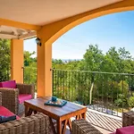 Semesterbostad Spacious House - Pool / Jacuzzi / Sauna / Playground / 8+2
