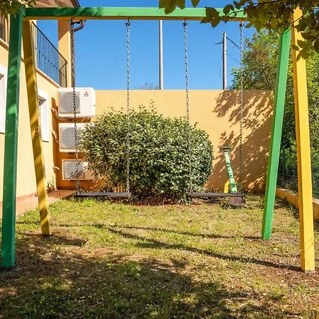 Spacious House - Pool / Jacuzzi / Sauna / Playground / 8+2 別荘 Rakalj